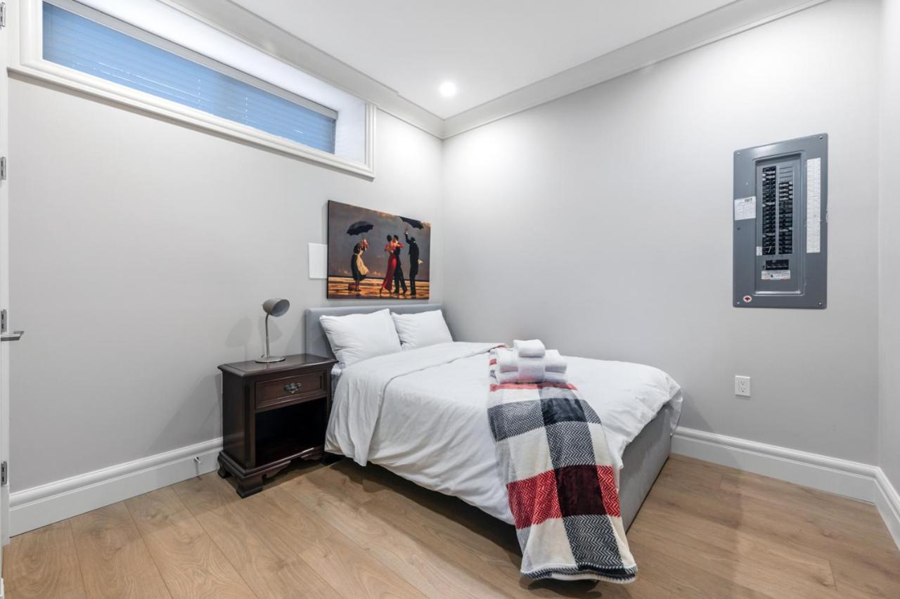 Vancouver Haven: Luxurious Private Bedroom Near Attractions Buitenkant foto